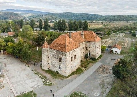 Сен-Миклош - замок в закарпатском селе Мукачево