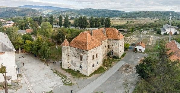 Сен-Миклош - замок в закарпатском селе Мукачево